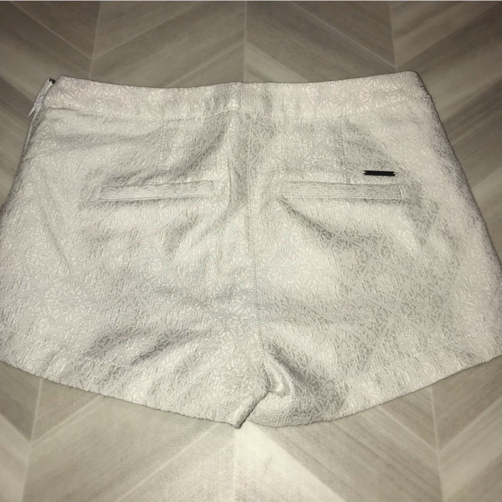 Abercrombie & Fitch White Shorts                    size 0 or 25